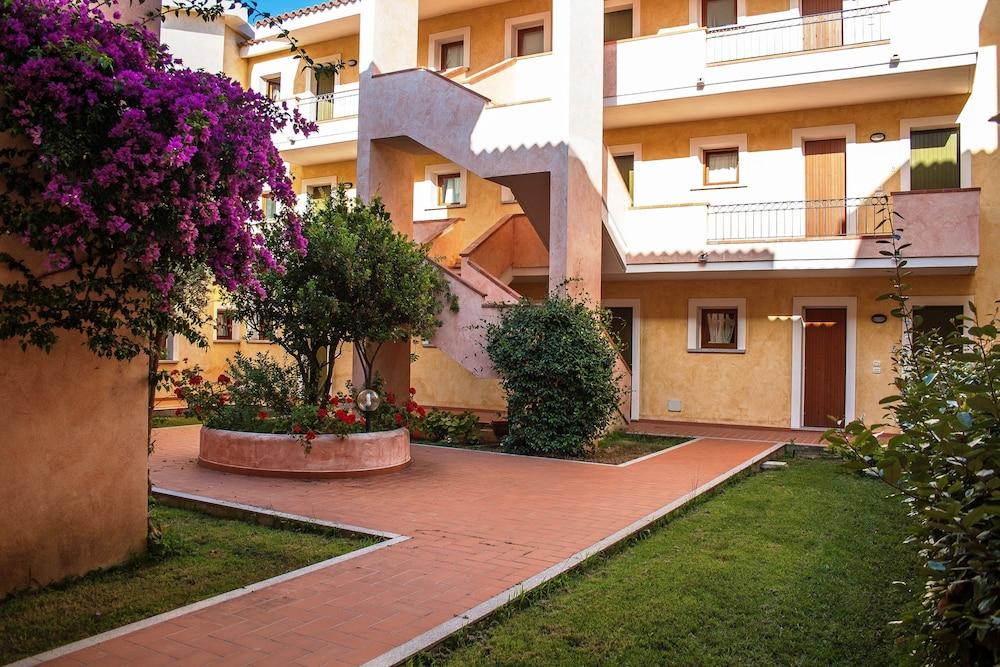 Residence Olimpo Санта-Тереза-Галлура Екстер'єр фото